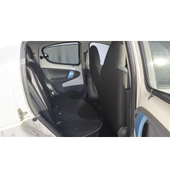 Pare choc arriere PEUGEOT 107 Photo n°9