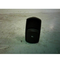 Interrupteur de leve vitre avant droit OPEL CORSA D Photo n°1