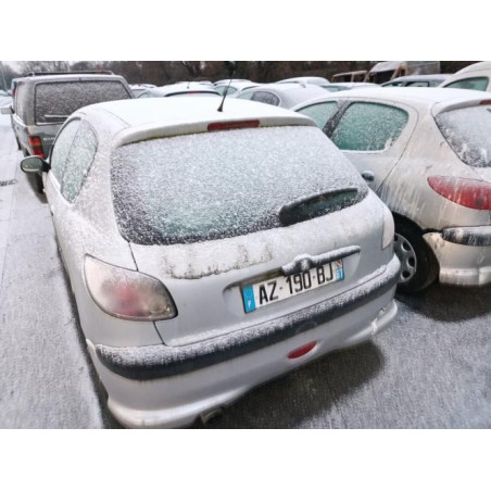 Moyeu avant gauche PEUGEOT 206 Photo n°1