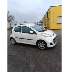 Moyeu avant gauche PEUGEOT 107 Photo n°1