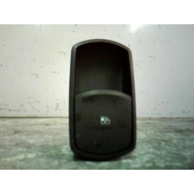 Interrupteur de leve vitre avant droit OPEL CORSA D