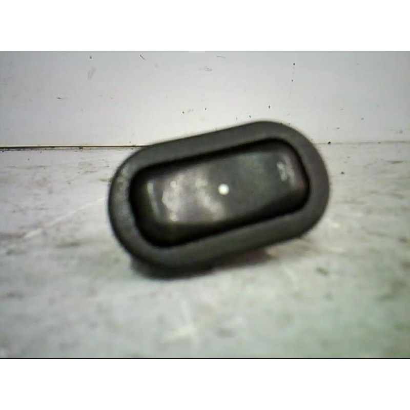 Interrupteur de leve vitre avant droit OPEL ASTRA G