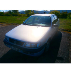 Optique avant principal droit (feux)(phare) VOLKSWAGEN PASSAT 4 Photo n°3