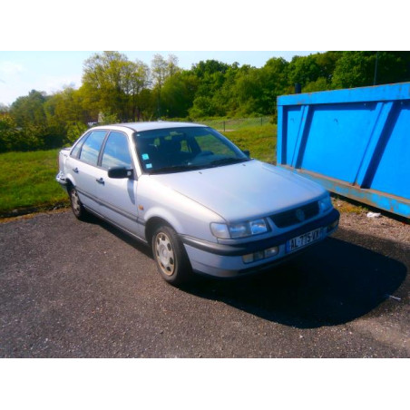 Optique avant principal gauche (feux)(phare) VOLKSWAGEN PASSAT 4