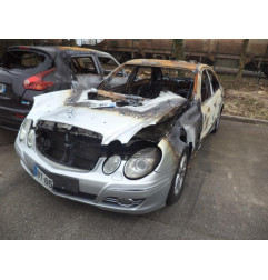 Verin de capot MERCEDES CLASSE E 211 Photo n°3