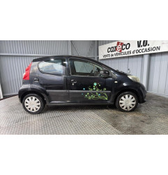 Feu arriere principal droit (feux) PEUGEOT 107 Photo n°3