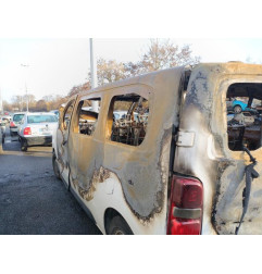 Moyeu avant gauche TOYOTA PROACE 3 CITY Photo n°7