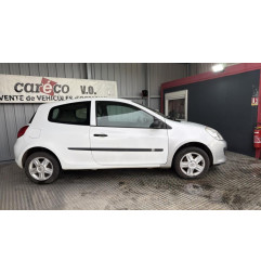 Aile avant gauche RENAULT CLIO 3 Photo n°5