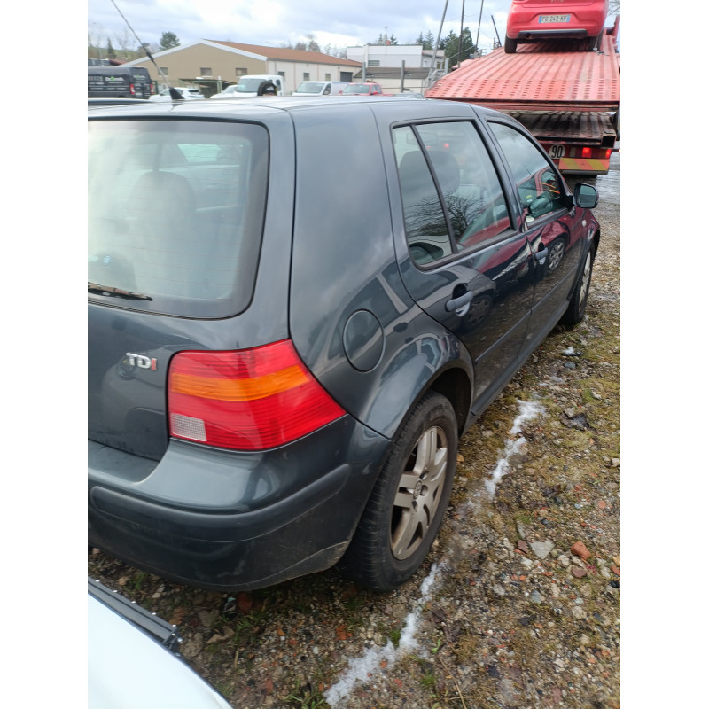 Moyeu avant droit VOLKSWAGEN GOLF 4