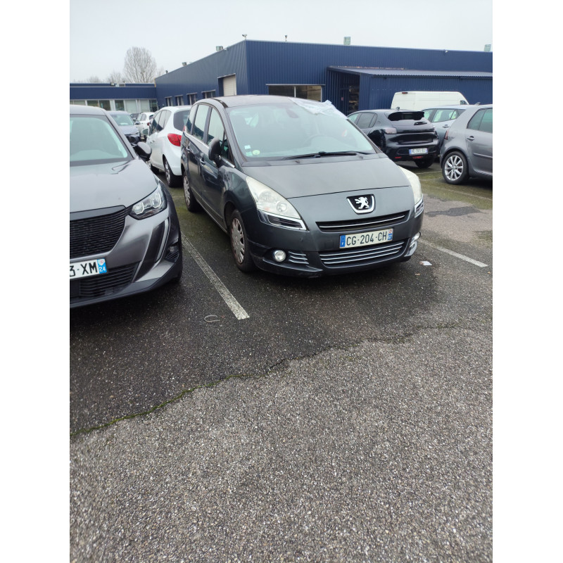 Siege avant gauche PEUGEOT 5008 1