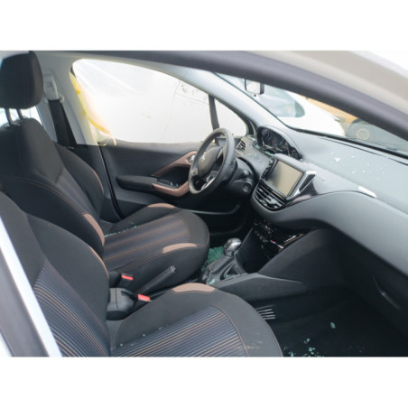 Pare choc arriere PEUGEOT 208 1