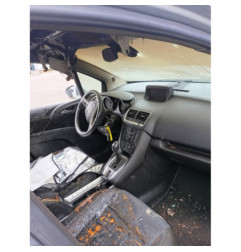 Attache ceinture arriere droit OPEL MERIVA B