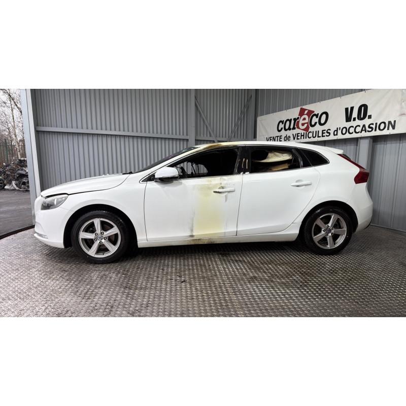 Pare choc arriere VOLVO V 40 2