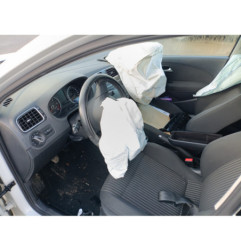 Vitre arriere gauche VOLKSWAGEN POLO 5 Photo n°1