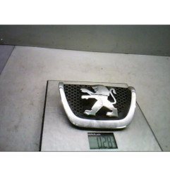 Sigle de calandre PEUGEOT 206+ Photo n°1