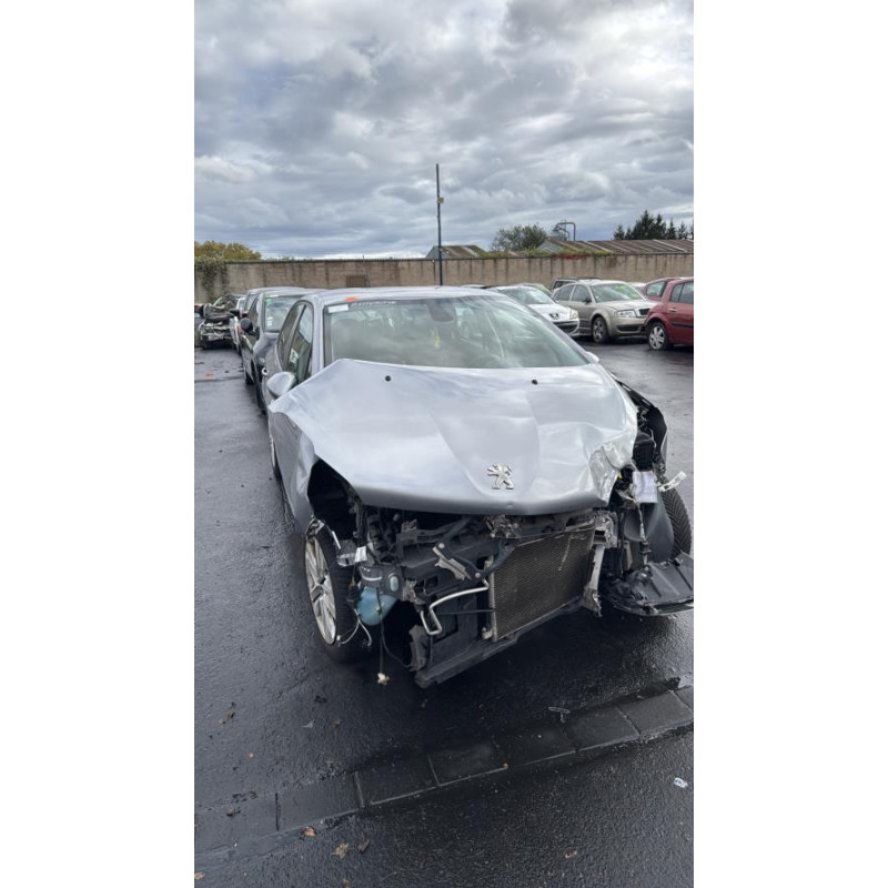 Pare choc arriere PEUGEOT 208 1