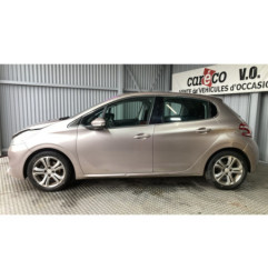 Pare boue arriere gauche PEUGEOT 208 1
