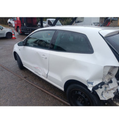 Moyeu avant gauche VOLKSWAGEN POLO 5 Photo n°1