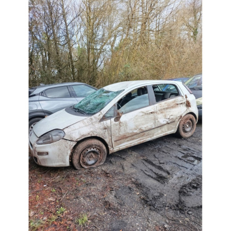 Pare choc arriere FIAT PUNTO 3 Photo n°1