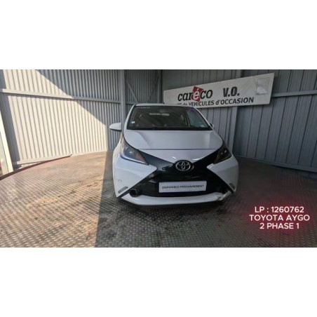 Pare boue avant gauche TOYOTA AYGO 2 Photo n°1