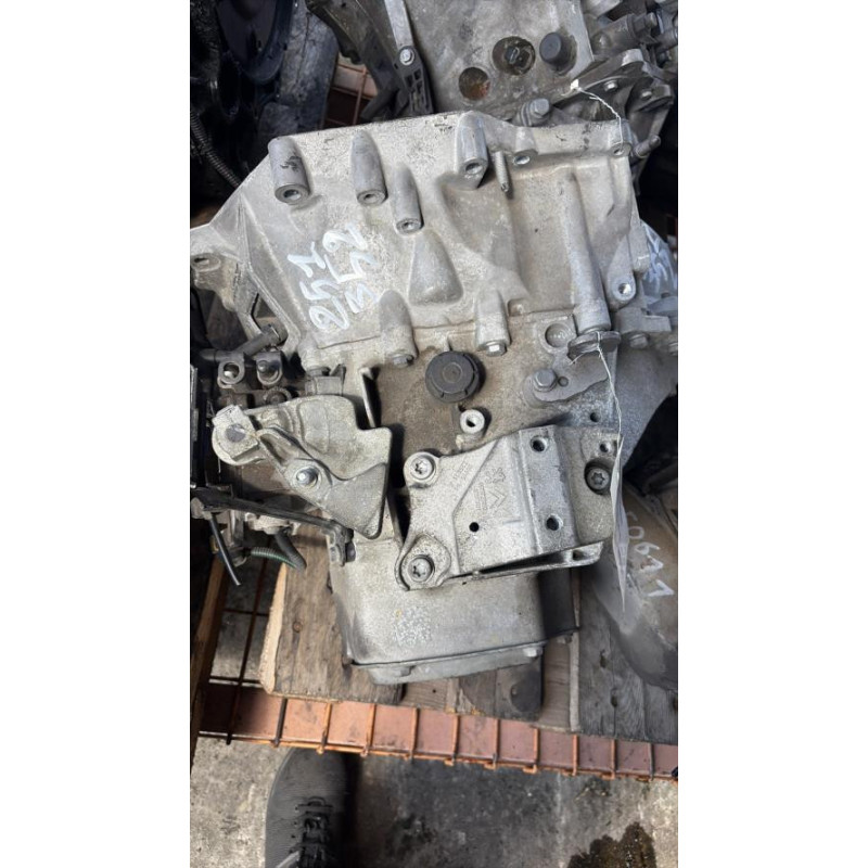 Boite de vitesses PEUGEOT 208 1