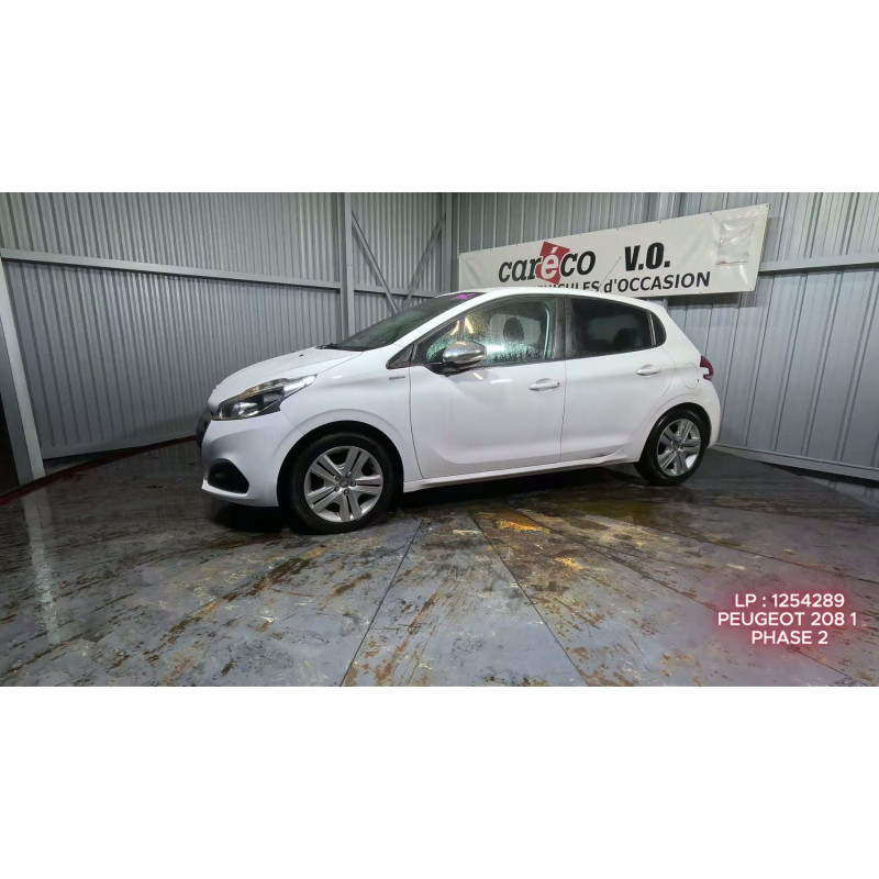 Moyeu avant gauche PEUGEOT 208 1