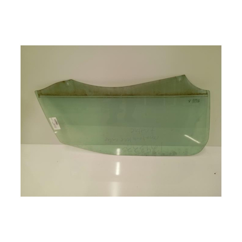 Vitre avant droit DS DS3