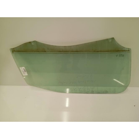 Vitre avant droit DS DS3 Photo n°1