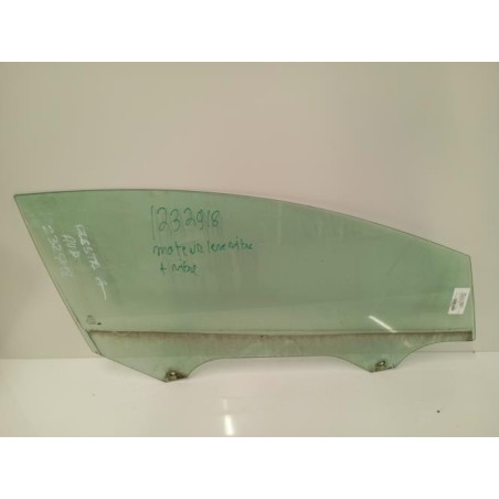 Vitre avant gauche FORD FIESTA 6 Photo n°1