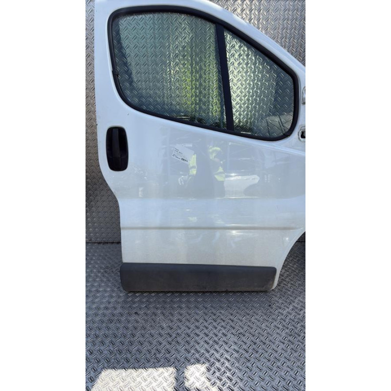 Porte avant droit OPEL VIVARO 1