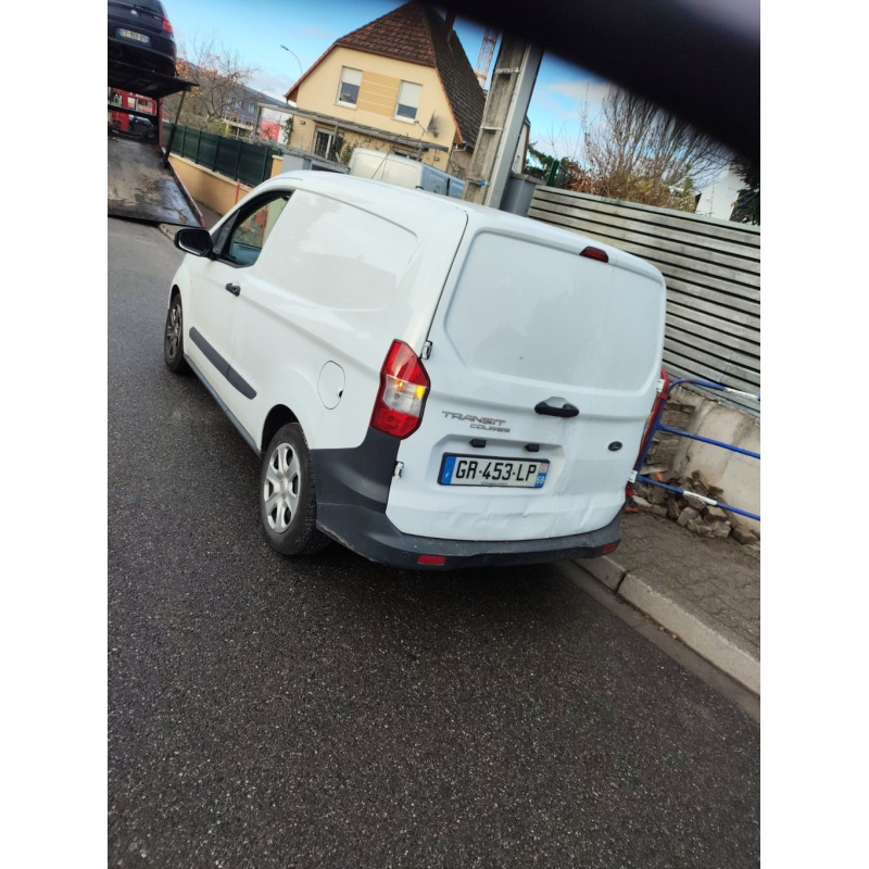 Face avant FORD TRANSIT COURIER 1