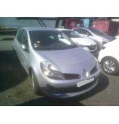 Aile avant gauche RENAULT CLIO 3 Photo n°9