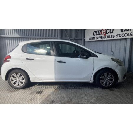 Porte avant gauche PEUGEOT 208 1