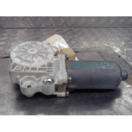 Moteur leve vitre avant gauche MERCEDES CLASSE CLK 209 Photo n°1