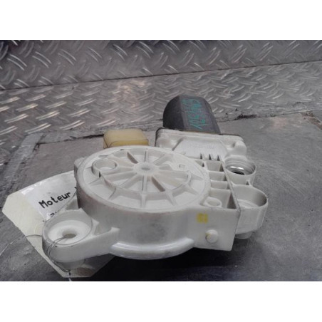 Moteur leve vitre avant gauche MERCEDES CLASSE CLK 209