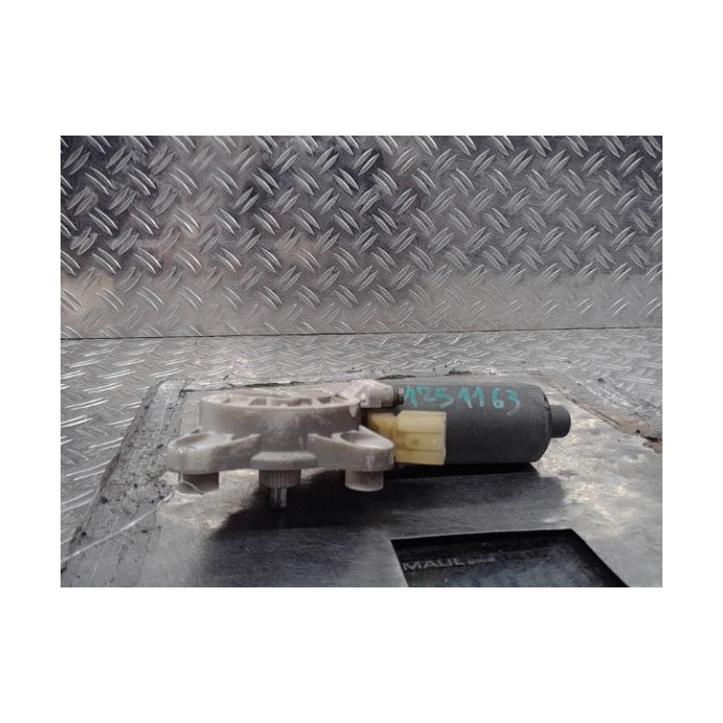 Moteur leve vitre avant droit MERCEDES CLASSE CLK 209