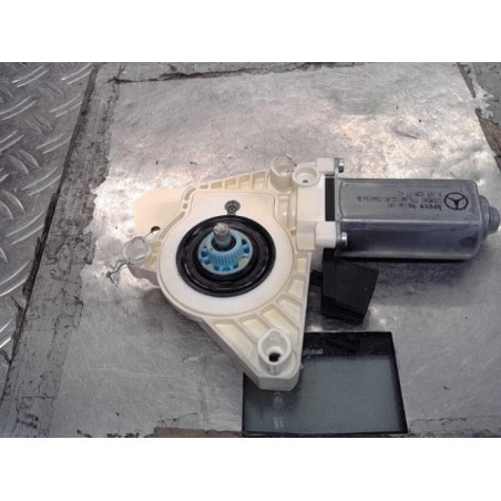Moteur leve vitre arriere droit MERCEDES CLASSE B 245 Photo n°1