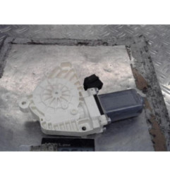 Moteur leve vitre arriere gauche MERCEDES CLASSE B 245 Photo n°4