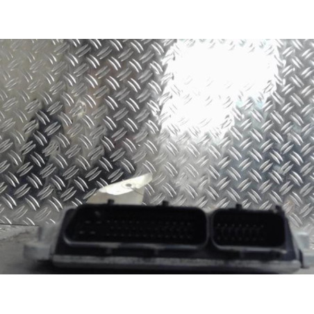 Calculateur moteur VOLKSWAGEN GOLF 4