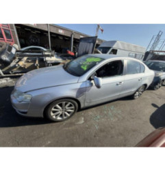 Moteur VOLKSWAGEN PASSAT 5 Photo n°4