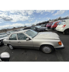 Feu arriere principal gauche (feux) MERCEDES 200 W124 Photo n°9