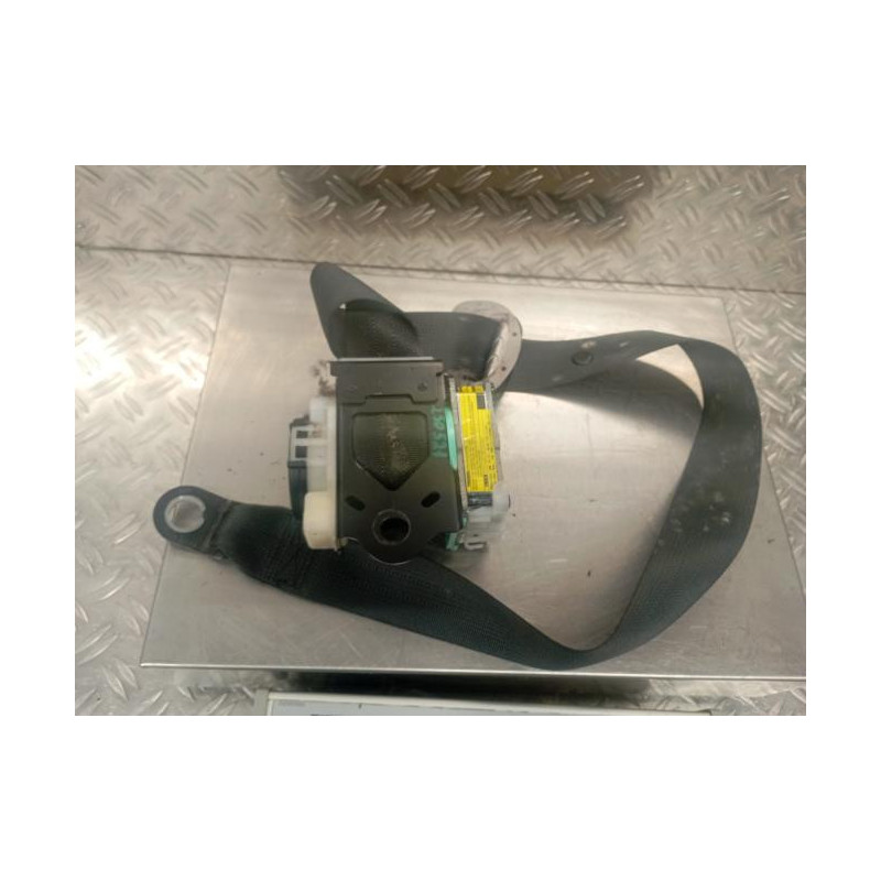 Ceinture avant gauche TOYOTA AURIS 1