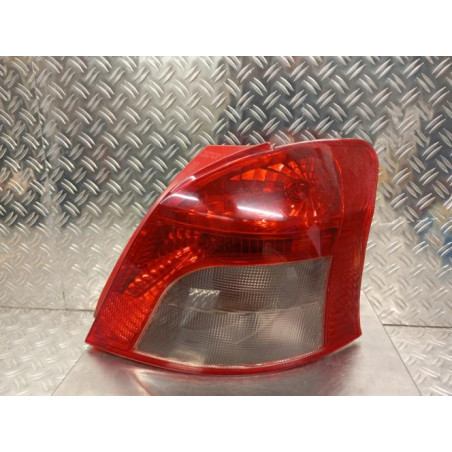 Feu arriere principal droit (feux) TOYOTA YARIS 2 Photo n°1