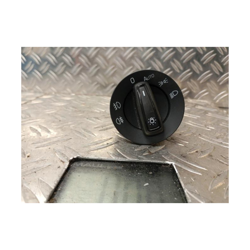 Commande de phare SKODA OCTAVIA 3
