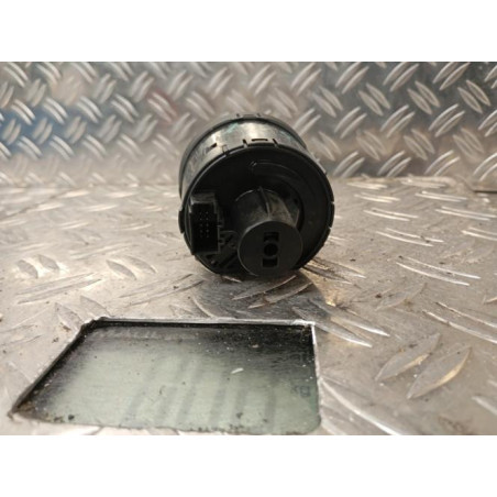 Commande de phare SKODA OCTAVIA 3