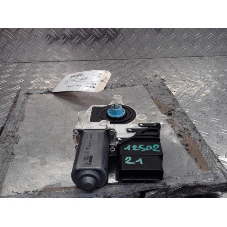 Moteur leve vitre arriere droit VOLKSWAGEN TOURAN 1 Photo n°1