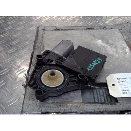Moteur leve vitre avant droit VOLKSWAGEN TOURAN 1 Photo n°1