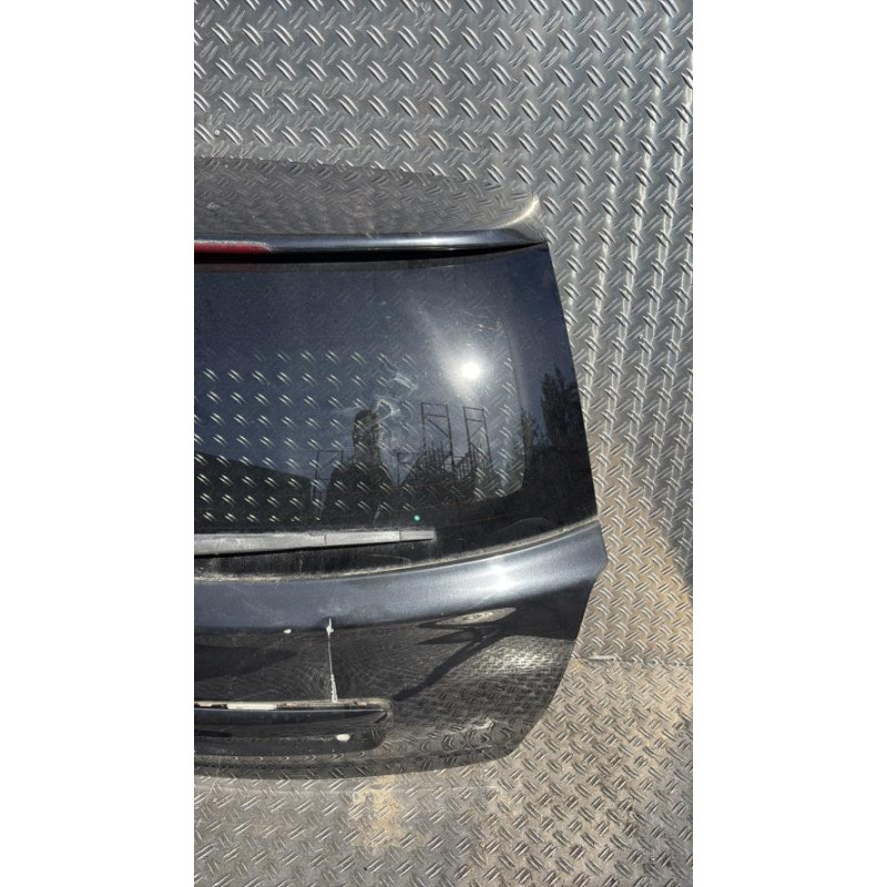 Malle/Hayon arriere TOYOTA AVENSIS 2