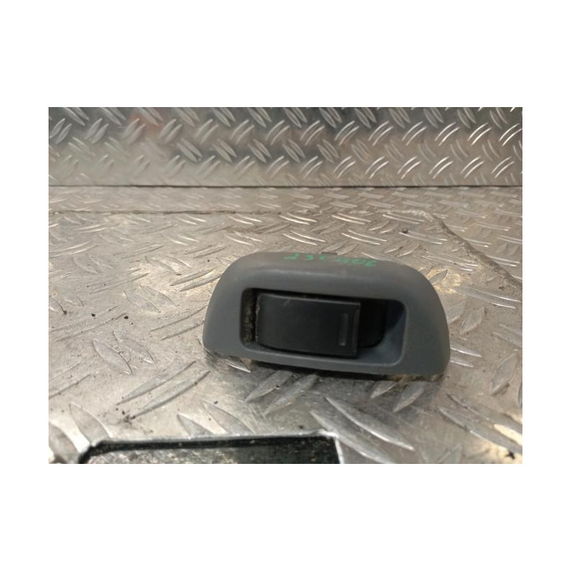 Leve vitre electrique avant droit TOYOTA AYGO 1