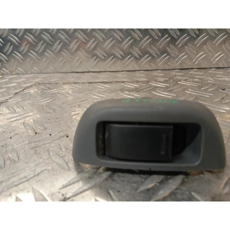 Leve vitre electrique avant droit TOYOTA AYGO 1